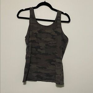 Duluth Trading Co Camouflage Tank Top